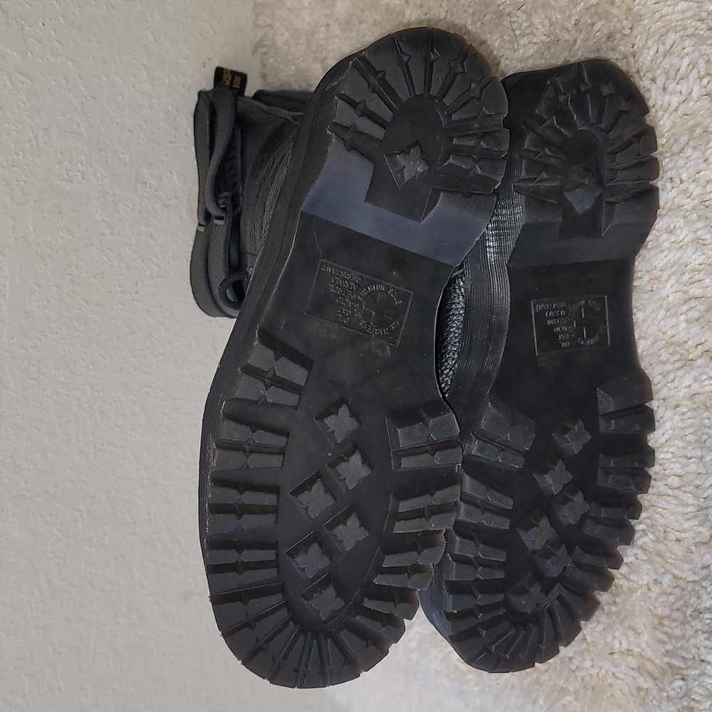 Dr. Martens Jagger Platform Boots - Picture 15 of 16